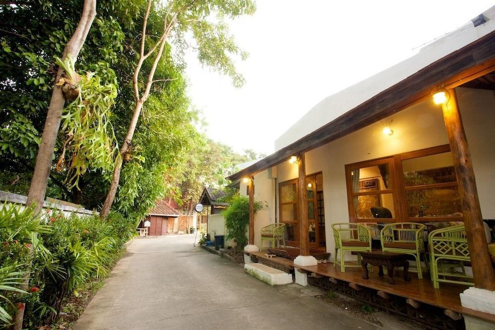 Hotel Siri Lampang Exteriör bild